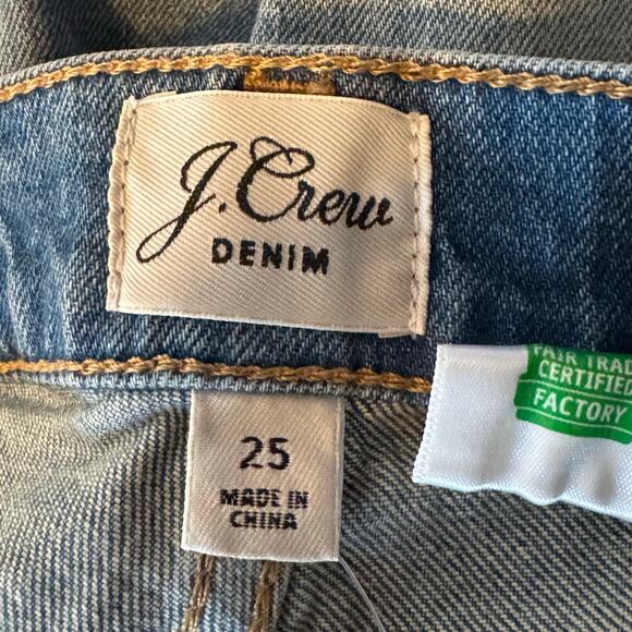 J. Crew Women’s Long Denim Shorts Raw Hem Mid Rise Blue 5 Pocket NWT Size 25 - Picture 7 of 8